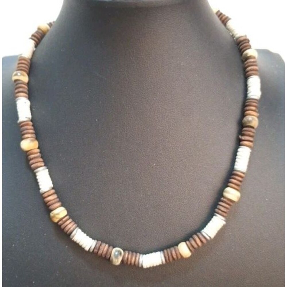 Surfer Style BKE Beaded Shell Necklace Brown And White Beach Fashion Jewelry